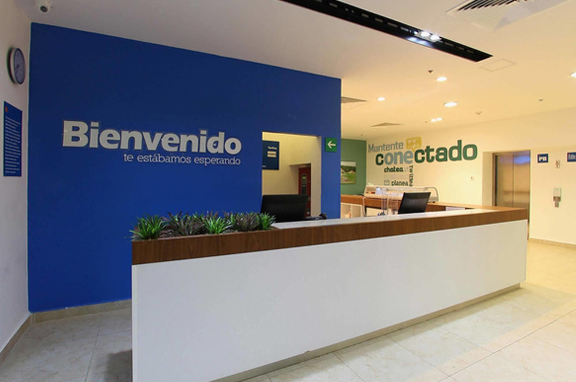 One Irapuato Hotell Eksteriør bilde